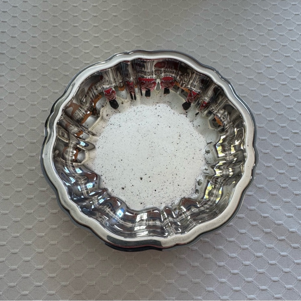 Silver-Plated Bowl By Wm A Rogers Scalloped Edges Elegant Decorative 5.5"
